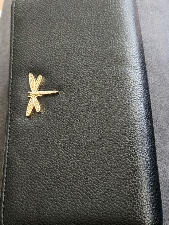 chic Accessories - chic Black Pebbled Card Holder with Gold Dragonfly Accent